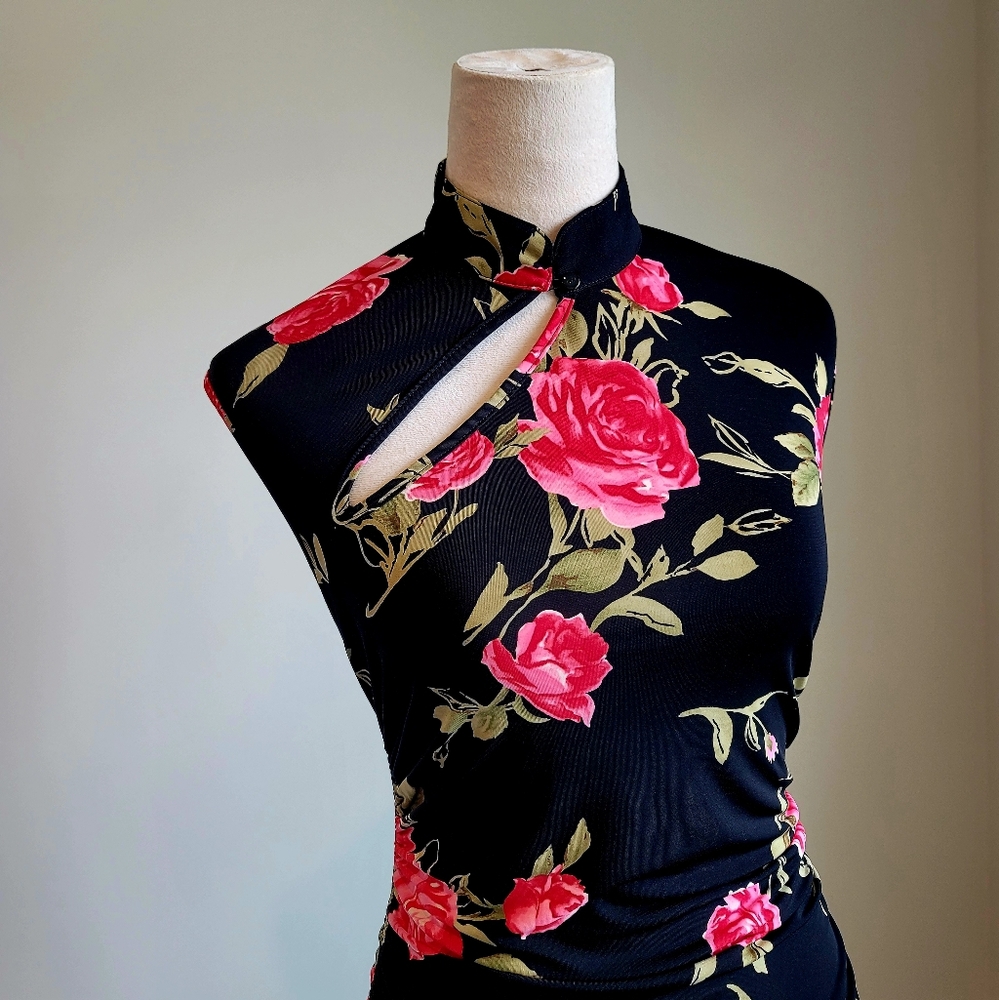 NWOT Guess Collection Mid-Length Dress Black W/Roses Print Asymmetrical Front M - Picture 2 of 8